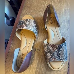 Born Women's Sandals Size  9 Brown Snake Print Sandals Slip Ons. Classic.